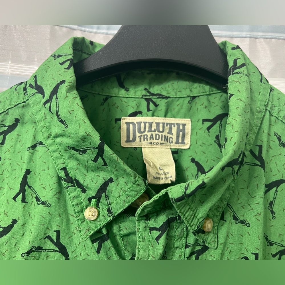 Duluth Trading Co. Men’s Short Sleeve Button Up Lawn Mower Shirt - Picture 3 of 9